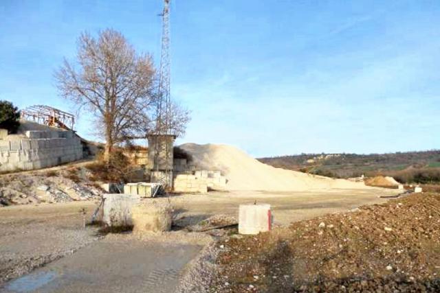 #23647 Terreno con impianto produzione calcestruzzi e inerti in vendita - foto 9