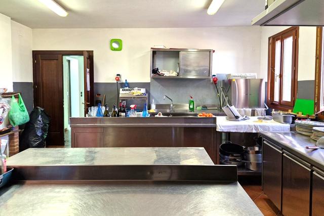 #23661 Edificio per ristorante e terreno pertinenziale in vendita - foto 13