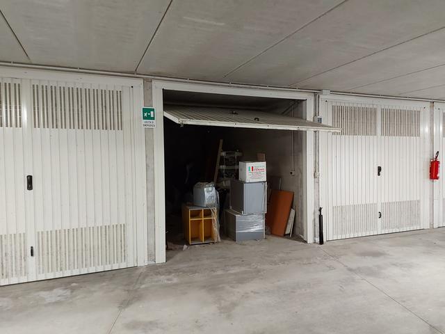 Garage in vendita