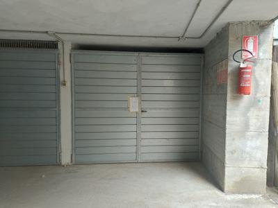 Garage in vendita