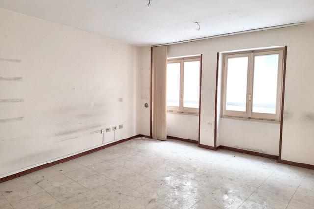 #23703 AFFITTO - Locali uffici e locali archivio in vendita - foto 1