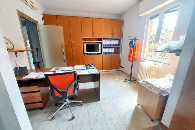 #23742 Capannone con uffici e alloggio custode in vendita - foto 4