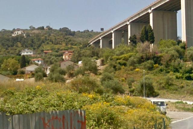 #23751 Frustolo di terreno adibito a sede stradale in vendita - foto 3