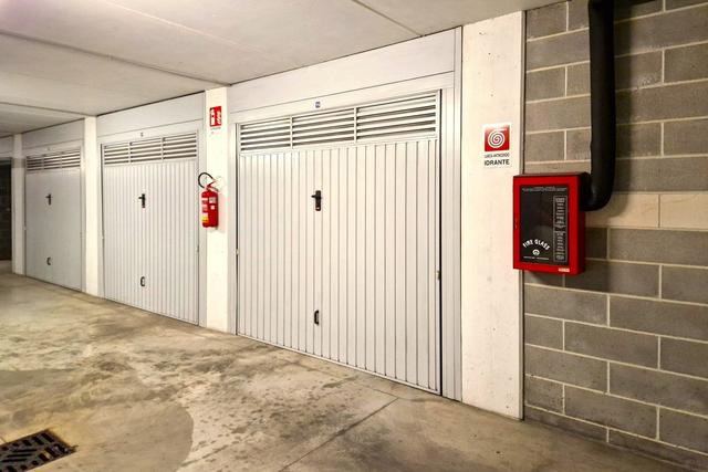 Garage in vendita