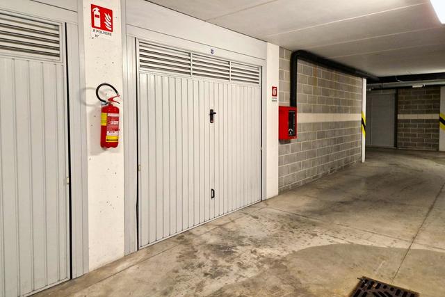 Garage in vendita