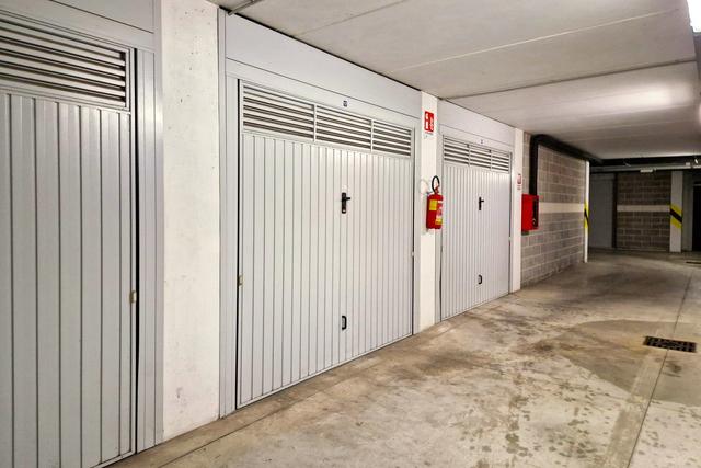 Garage in vendita