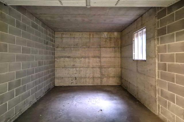 Garage in vendita