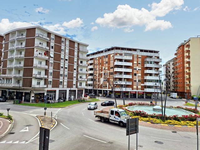 #23833 Ufficio con cantina e posto auto in edificio residenziale in vendita - foto 9