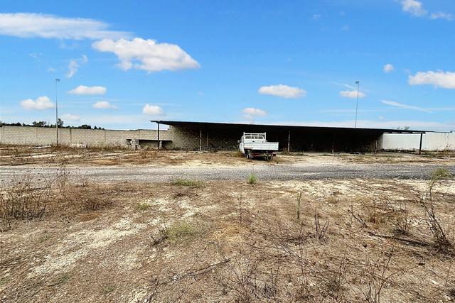 #23848 Fabbricato uso ufficio con terreno di 17.232 mq in vendita - foto 4