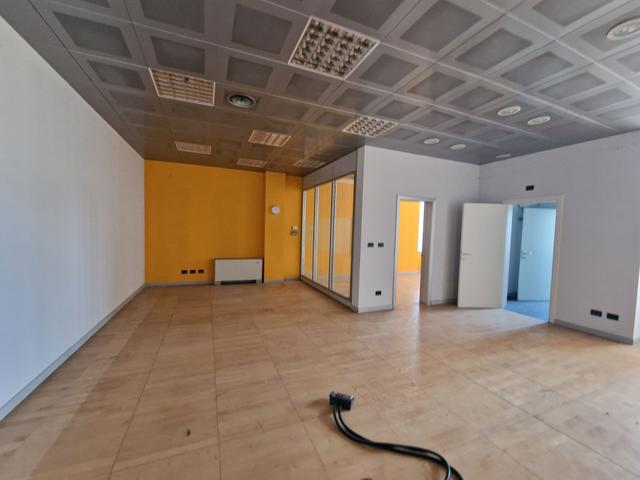 #23871 Porzione di capannone con area pertinenziale in vendita - foto 5