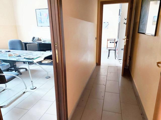 #23900 Capannone artigianale con uffici e corte in vendita - foto 20