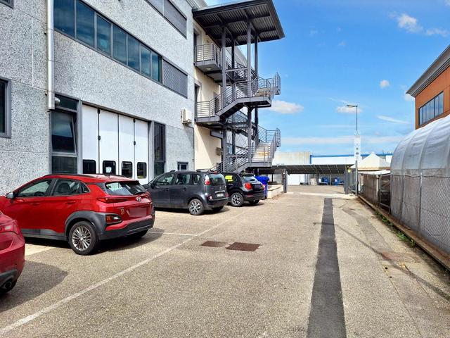 #23920 Porzione di capannone artigianale in vendita - foto 2