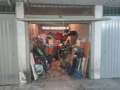 Garage in vendita