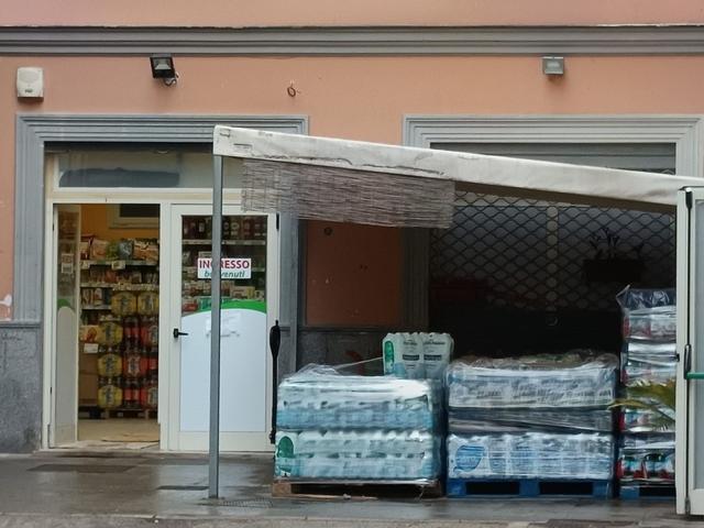 Negozi in vendita