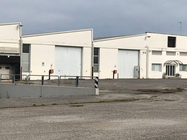 #24048 Capannone industriale con area pertinenziale in vendita - foto 1