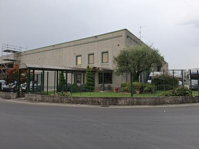 Capannoni artigianali in vendita