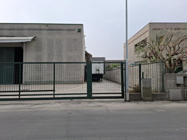 #24129 Capannone artigianale con uffici ed area cortilizia esclusiva in vendita - foto 3