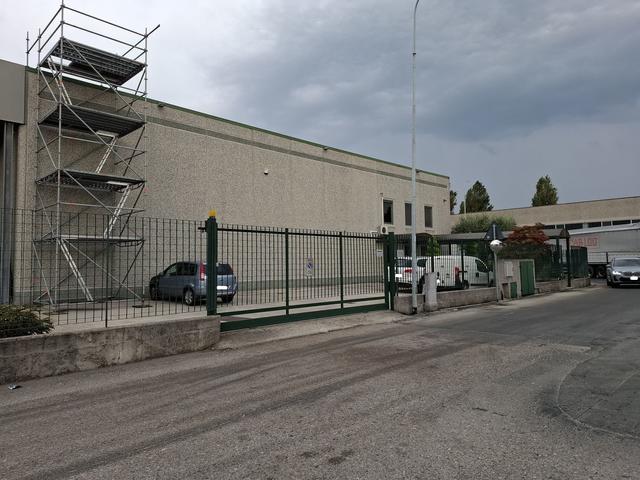 #24129 Capannone artigianale con uffici ed area cortilizia esclusiva in vendita - foto 5