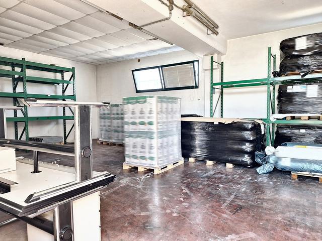 #24141 Capannone su due livelli a destinazione commerciale in vendita - foto 2