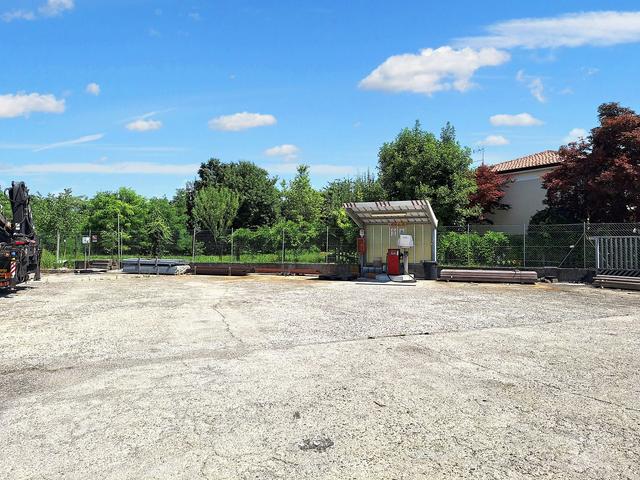 #24141 Capannone su due livelli a destinazione commerciale in vendita - foto 12