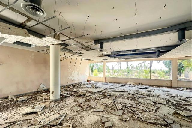 #24196 Hotel con pertinenze da ristrutturare e bonificare in vendita - foto 2