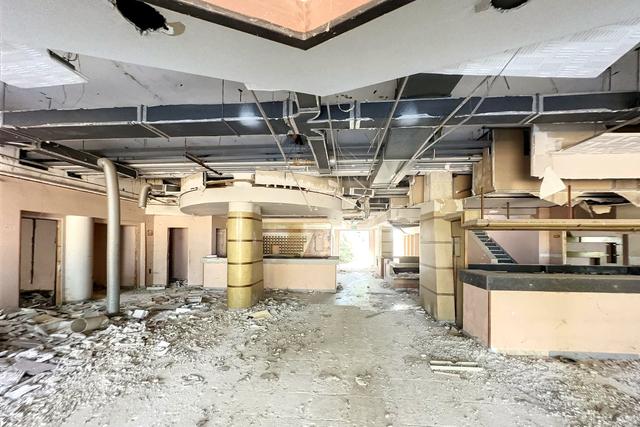 #24196 Hotel con pertinenze da ristrutturare e bonificare in vendita - foto 3