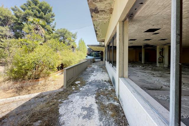 #24196 Hotel con pertinenze da ristrutturare e bonificare in vendita - foto 7