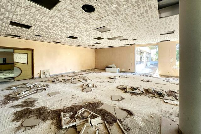#24196 Hotel con pertinenze da ristrutturare e bonificare in vendita - foto 9