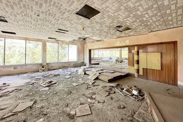 #24196 Hotel con pertinenze da ristrutturare e bonificare in vendita - foto 11