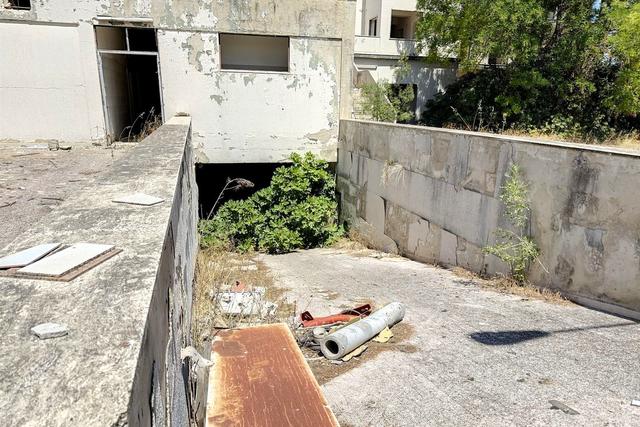#24196 Hotel con pertinenze da ristrutturare e bonificare in vendita - foto 13