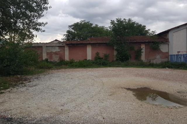 #24230 Edificio produttivo con corte e terreno antistante in vendita - foto 3