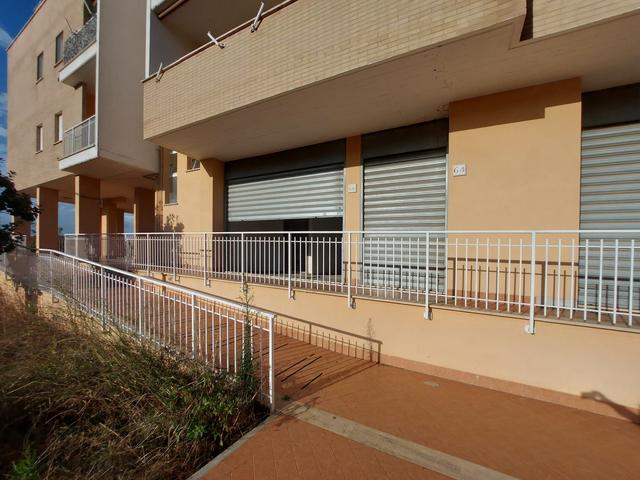 #24330 Negozio al grezzo con corte esclusiva e cantina  (sub 1) in vendita - foto 7