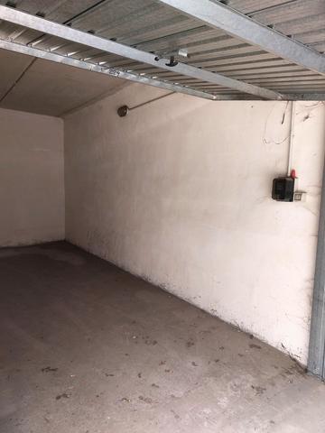 Garage in vendita