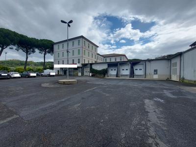 Fabbricati industriali in vendita