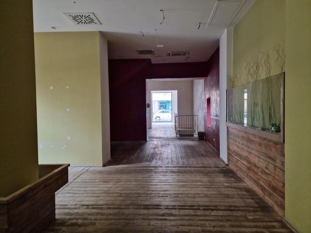 Negozi in vendita