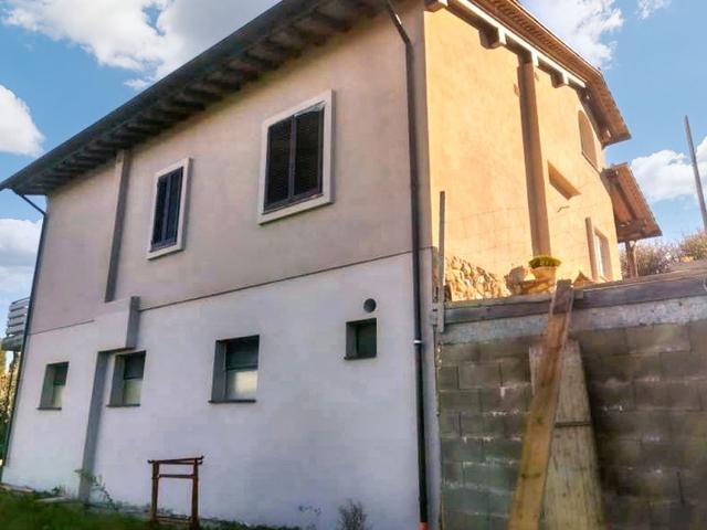 #25003 Complesso agricolo con terreni, abitazione e servizi in vendita - foto 9