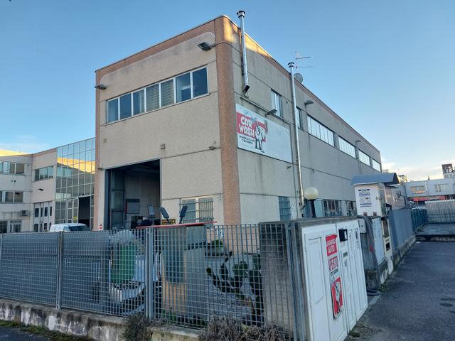 #25271 Capannone artigianale con area esterna in vendita - foto 2