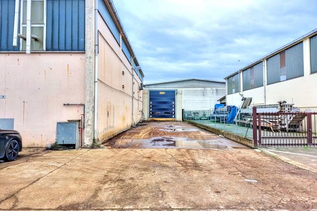 #25490 Capannone industriale con area esterna di pertinenza in vendita - foto 3