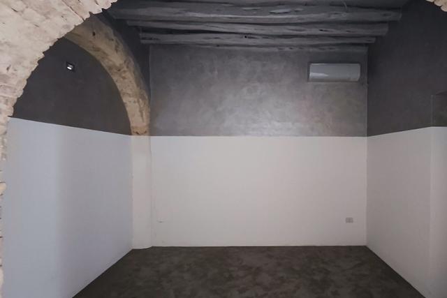 Negozi in vendita