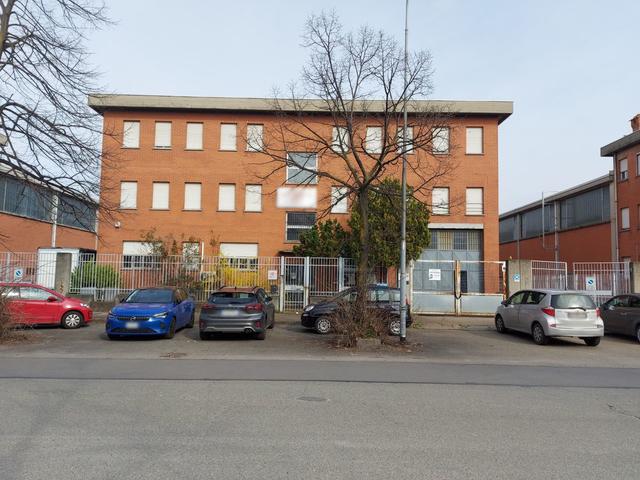 #26114 Capannone con palazzina uffici in vendita - foto 1