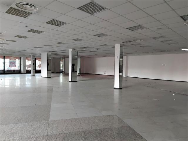 Negozi in vendita