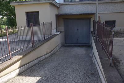 Con servizi in vendita