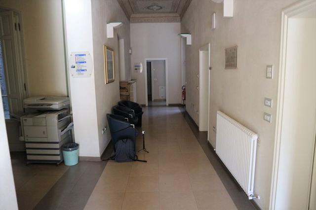 #2978 Palazzo uffici con corte in centro storico in vendita - foto 2