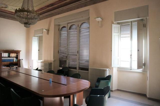 #2978 Palazzo uffici con corte in centro storico in vendita - foto 4