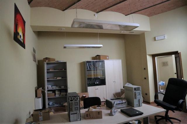 #2978 Palazzo uffici con corte in centro storico in vendita - foto 8