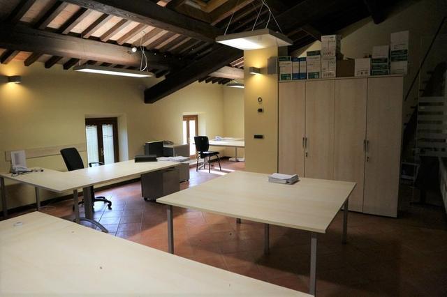 #2978 Palazzo uffici con corte in centro storico in vendita - foto 11