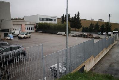 Con servizi in vendita