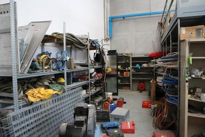 Locali deposito in vendita