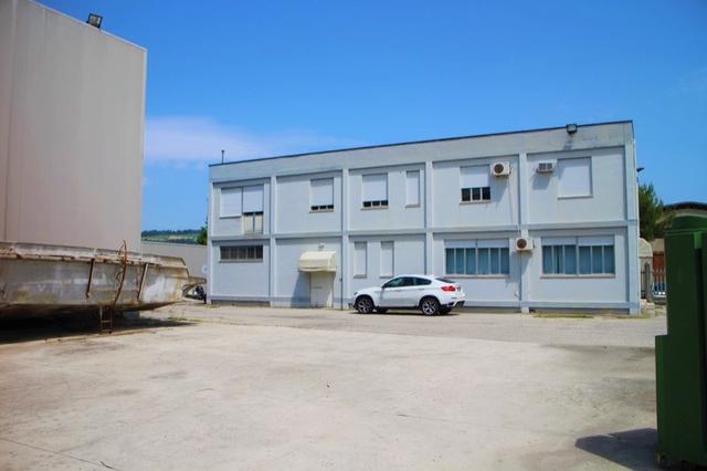 #692 Complesso artigianale e palazzina uffici in vendita - foto 23
