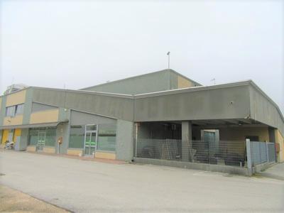 Negozi in vendita